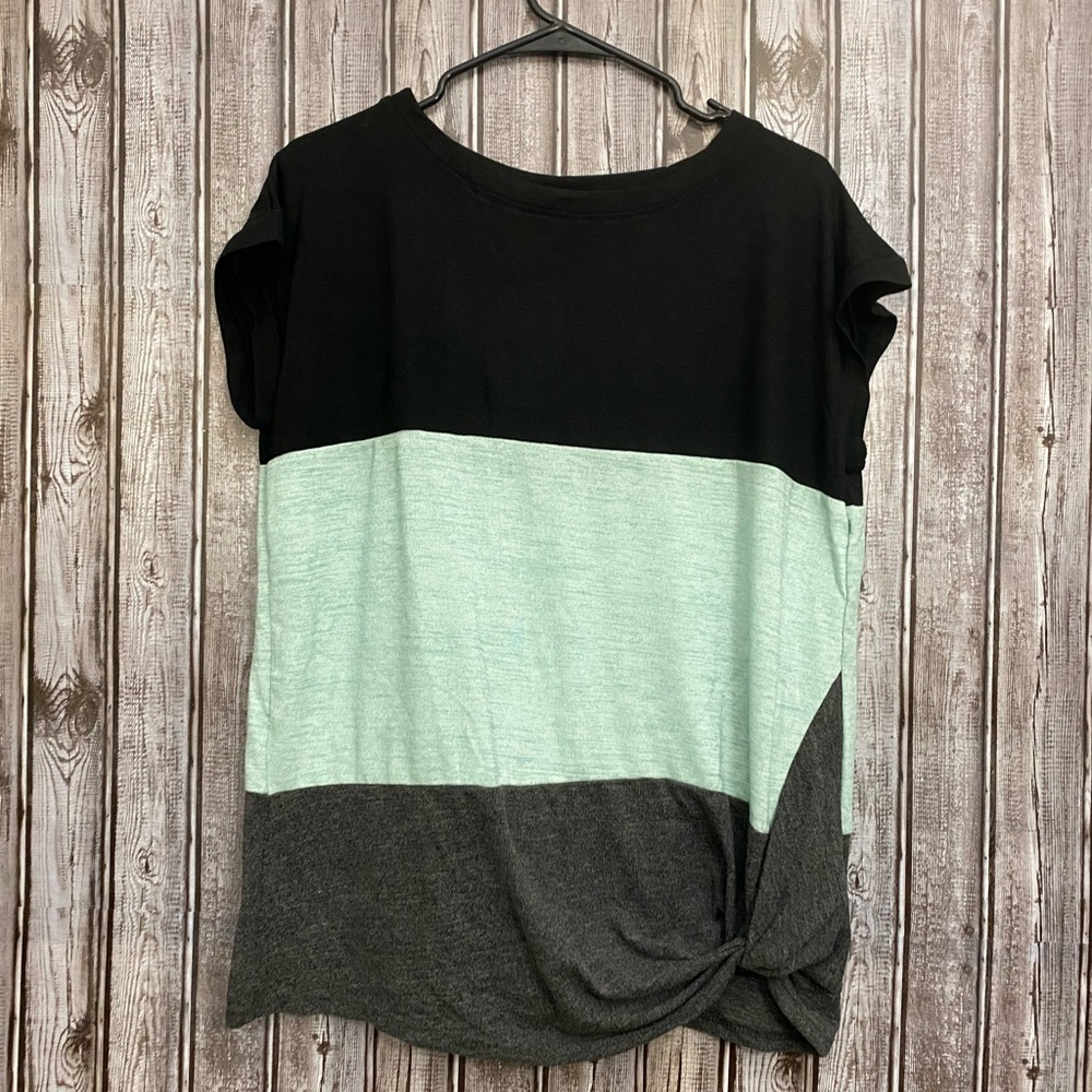 ☀️Color Block Tie Front Top